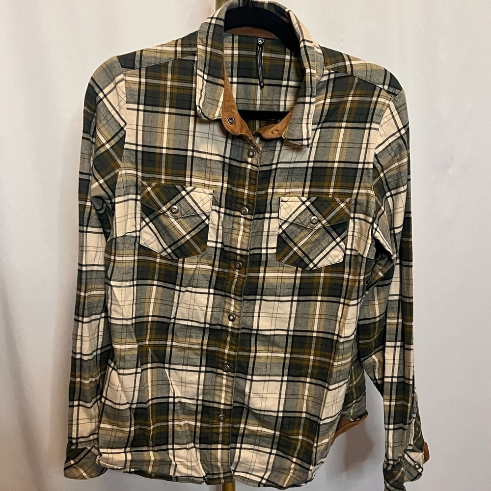 Kuhn flannel size medium pit to pit 20.5”  (B4)